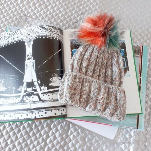 NWT Norla multicolour faux fur pom pom beanie - Picture 2 of 5